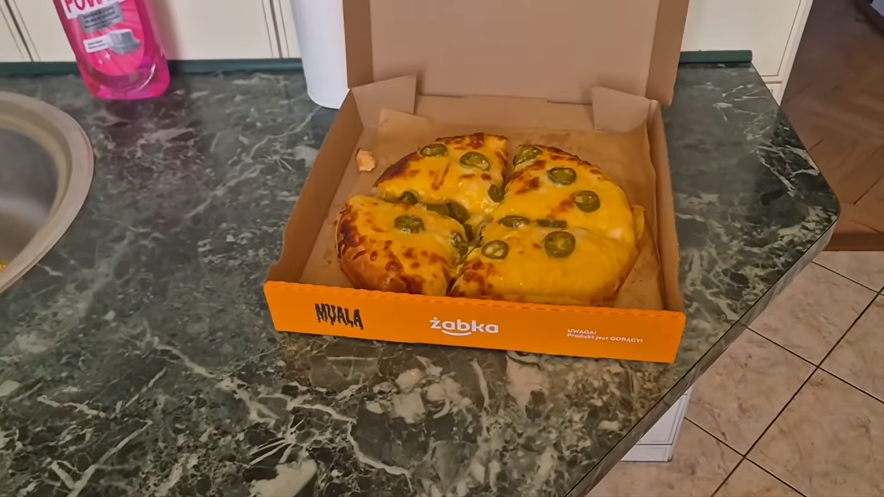 Pizza Muala podzieliła fanów Książula. Drama o złamane obietnice, cenę 25 zł za sztukę