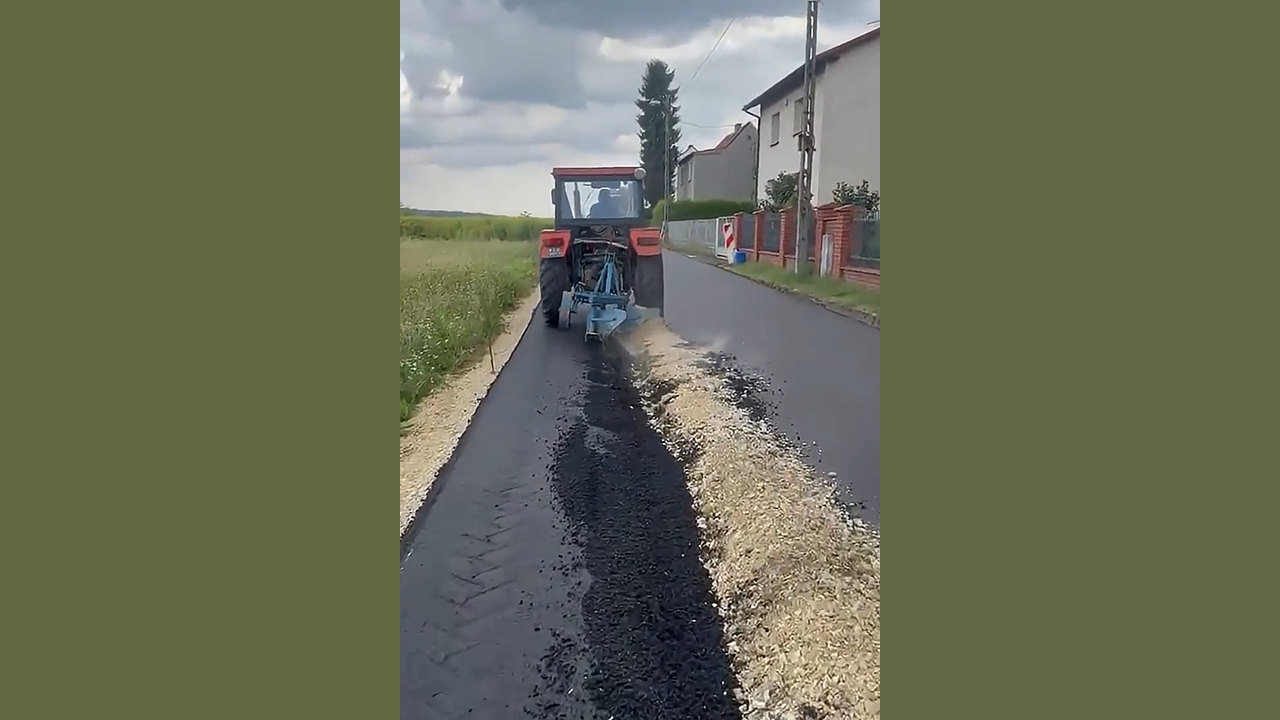 Afera w Gliwicach! 60-letni rolnik wjechał Ursusem w świeży asfalt i go zaorał!